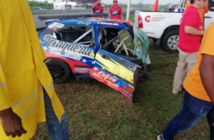 Piloto venezolana sufre aparatoso accidente en Autódromo Sunix