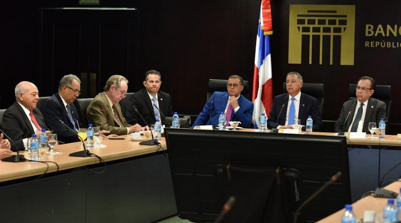 BCRD, MH y SIMV se reúnen con ABA para intercambiar impresiones sobre la nueva normativa de retenciones de impuestos