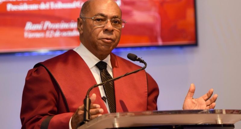 TC elimina requisito de militar en partido para ostentar candidatura