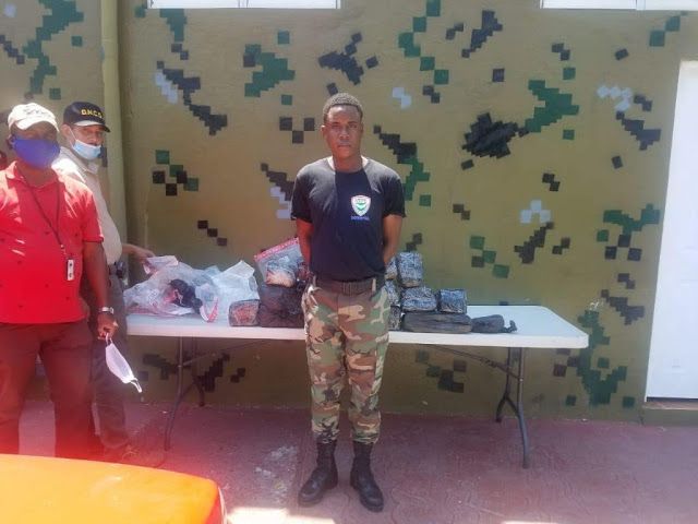 Apresan Cabo del Ejército con 23 paquetes de marihuana   