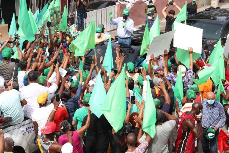 Leonel asegura que con la Fuerza del Pueblo en las calles, ha cambiado el panorama político electoral