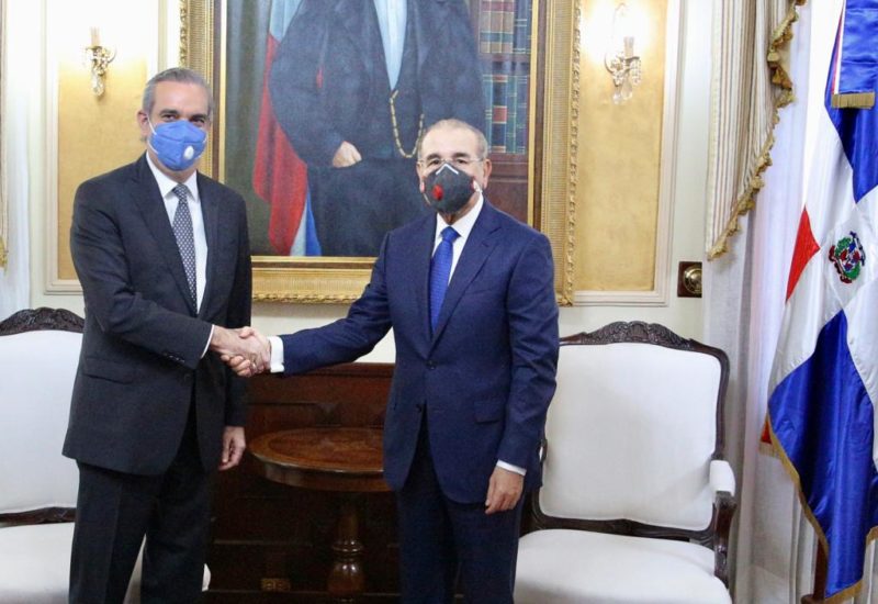 Abinader y Danilo Medina acuerdan tener comunicación permanente