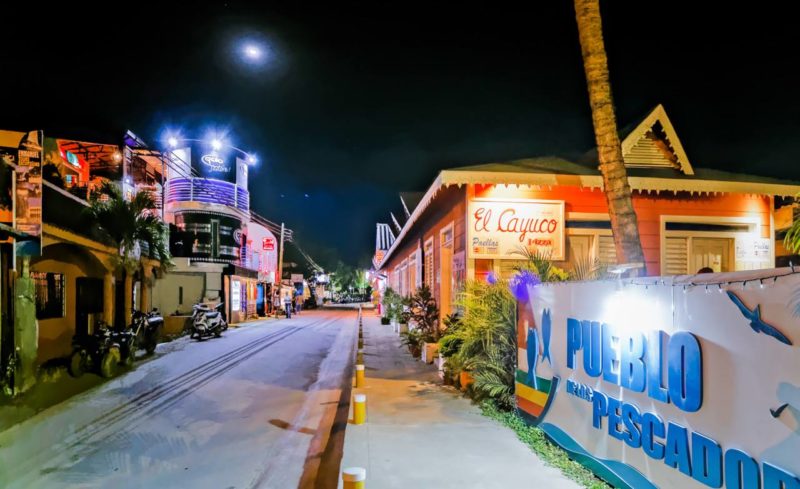 Denuncian construcción ilegal de redes eléctricas en Las Terrenas