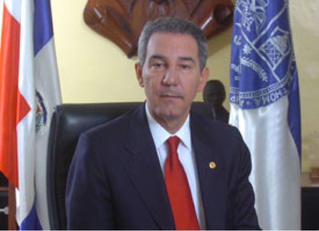 Franklin García Fermín, advirtió enseñanza no puede detenerse porque constituye avance en orden educativo, técnico y profesional