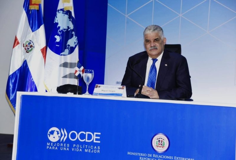 Canciller Vargas ve necesario nuevo pacto social para formalizar la economía en LAC