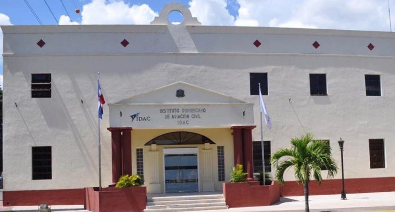 Directores y encargados departamentales del IDAC preparan informes