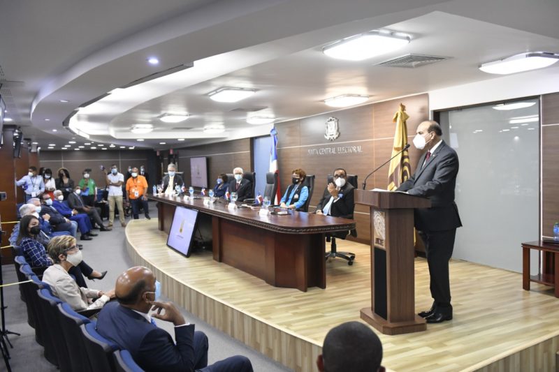 Pleno de la JCE realiza acto de entrega de Certificados de Elección del Nivel Senatorial para el período constitucional 2020-2024