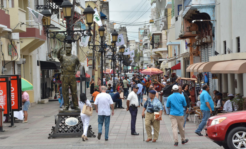 Turistas que visitan RD creen que toque de queda aleja llegada de extranjeros FacebookTwitterWhatsAppMás…