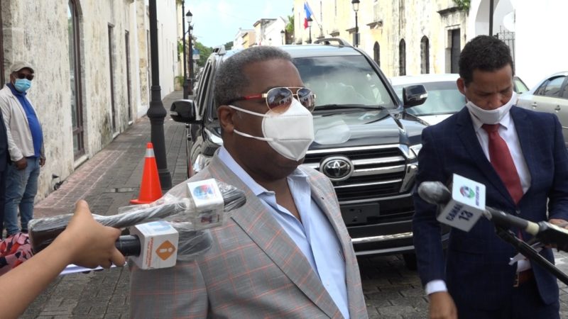 Perremeistas «se mudan» a Hostal en busca de ser designados en Gobierno del Cambio