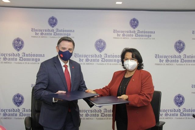 Claro garantiza internet a precios especiales a familia universitaria