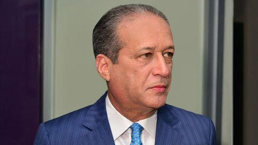 Salud de Reinaldo Pared mejora luego de cirugía por tumor en el esófago