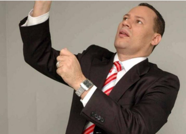 Franklin Mirabal anuncia al país que se contagió de COVID-19