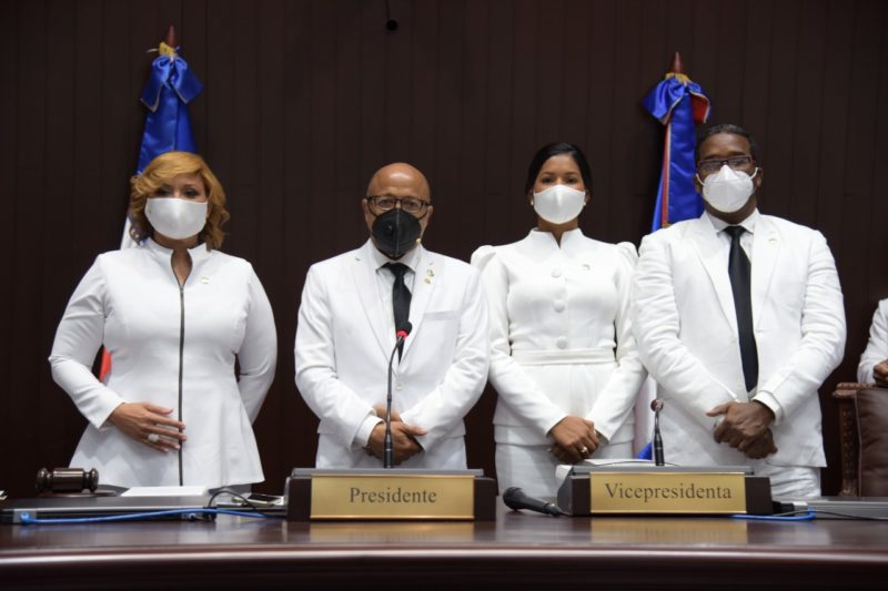 Pacheco asume presidencia CD consciente de que hay importantes proyectos “rodando” en el Congreso