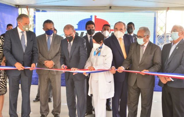 Danilo Medina entrega remozado hospital Arturo Grullón; voluntariado realiza boicotDanilo Medina entrega remozado hospital Arturo Grullón; voluntariado realiza boicot