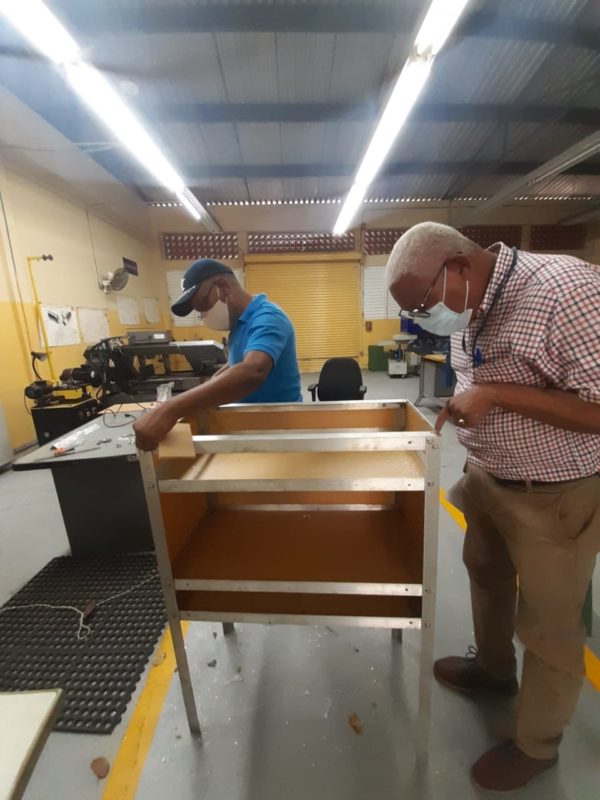 INFOTEP pondrá en marcha cabinas con equipo esterilizador para desinfectar herramientas