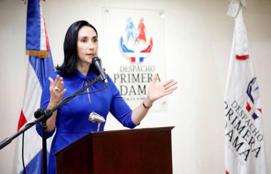 Raquel Arbaje pide a Dios “que bendiga a la familia” de Cándida Montilla