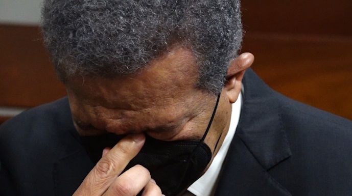 Leonel lloró muerte de Jimmy Sierra, su maestro y “abuelo de la Ley de Cine”