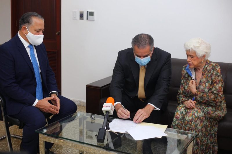 Neney Cabrera ratifica su compromiso con la ética, eficiencia y transparencia