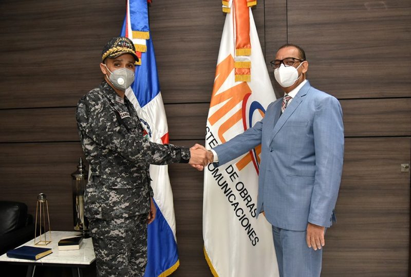 Ministro MOPC recibió en su despacho al director de la Policía Nacional