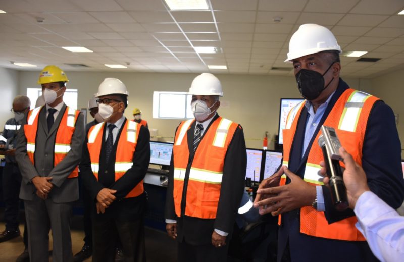 Ministro de Energía posesiona administrador de Punta Catalina