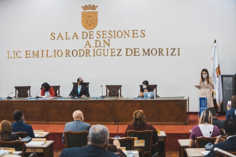 ALCALDESA CAROLINA MEJÍA RINDE INFORME GESTIÓN PRIMEROS 100 DÍAS ANTE CONCEJO DE REGIDORES.