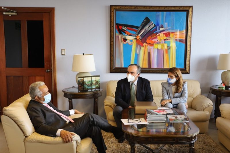 AIRD reconoce Ministro de Salud Pública