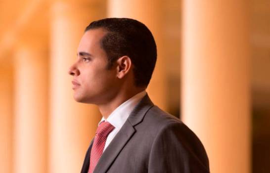 Ministro de Economía entrega al CES versión para consulta pública del Informe de Mediano Plazo sobre el Avance de la END 2030