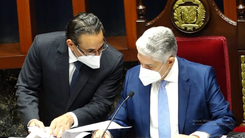 Abinader pide al Senado identificar el representante de la segunda mayoría para convocar al CNM