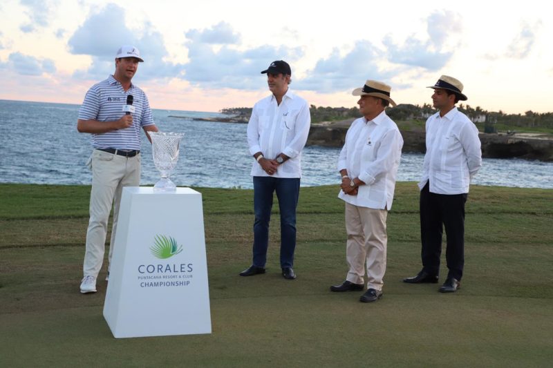 Inaugura centro comercial en Punta Cana
