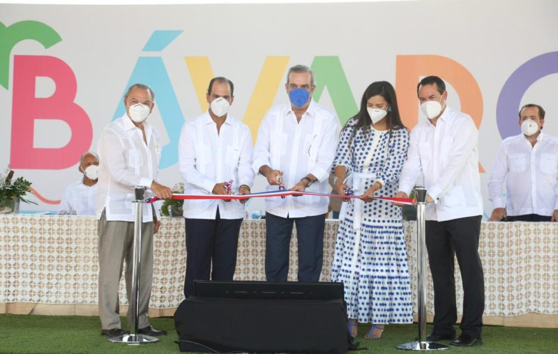 Presidente Luis Abinader encabeza inauguración plaza Bávaro City Center
