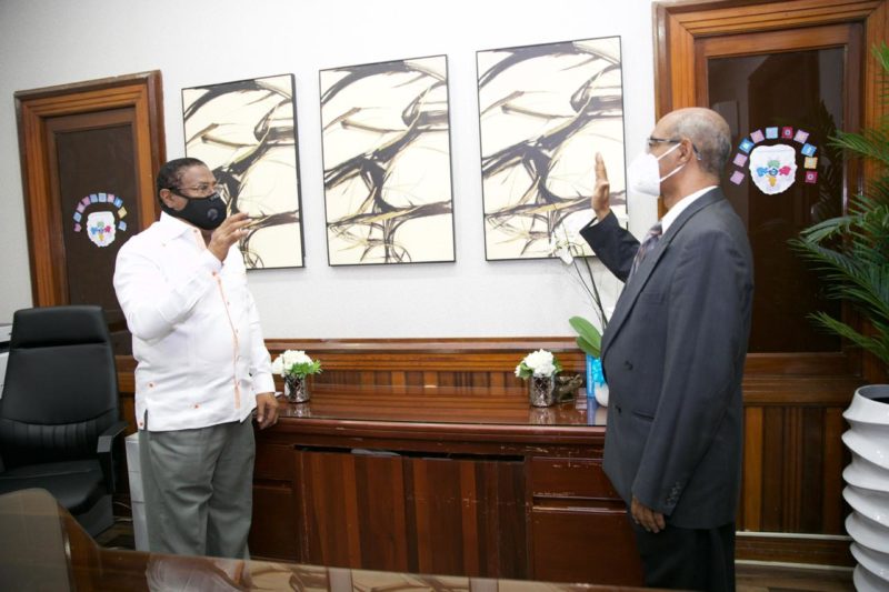 SRSM posesiona directores Hospitales Municipales Las Caobas y Engombe