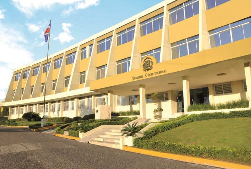 TC rechaza y declara inadmisible, respectivamente, los siguientes expedientes