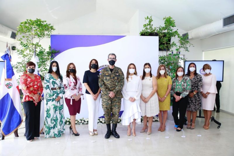 Trabajará por mejorar vida soldados y sus familias  Juramentan nueva directiva Asociación Esposas Oficiales de las FF. AA.