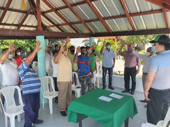 Renuncia presidente Comité Municipal PLD en Navarrete y pasa a la Fuerza del Pueblo