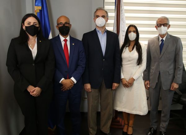 El ministro de Trabajo juramenta funcionarios de la seguridad social 