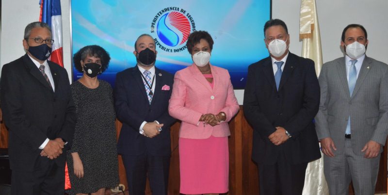 Josefa Castillo Rodríguez anuncia plan transformación Superintendencia Seguros