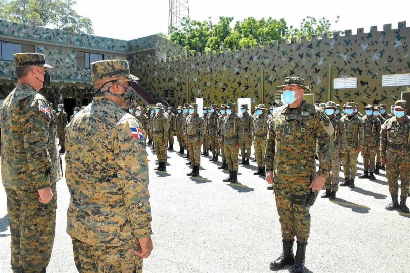 Comandante General del ERD realiza recorrido en el suroeste