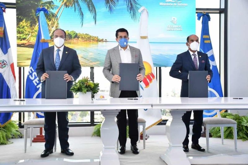 Turismo, Banreservas y Seguros Reservas inician Plan de Asistencia Turismo Seguro RD