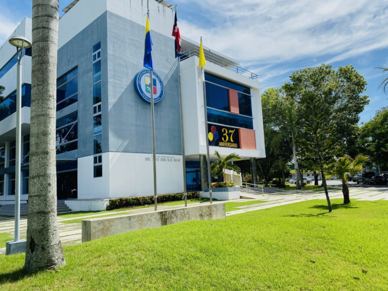 UCATECI gradua a 483 nuevos profesionales