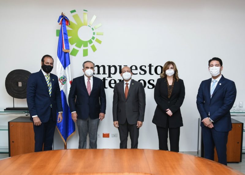 DGII plantea acercamiento de sectores productivos