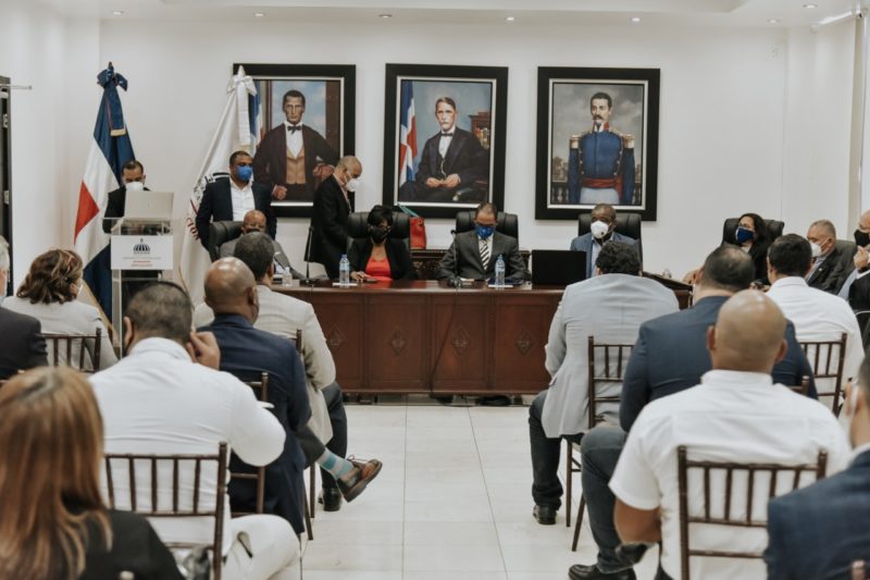 Ministerio de Educación presenta programa de compras en el marco del Plan de Educación para Todos Preservando la Salud