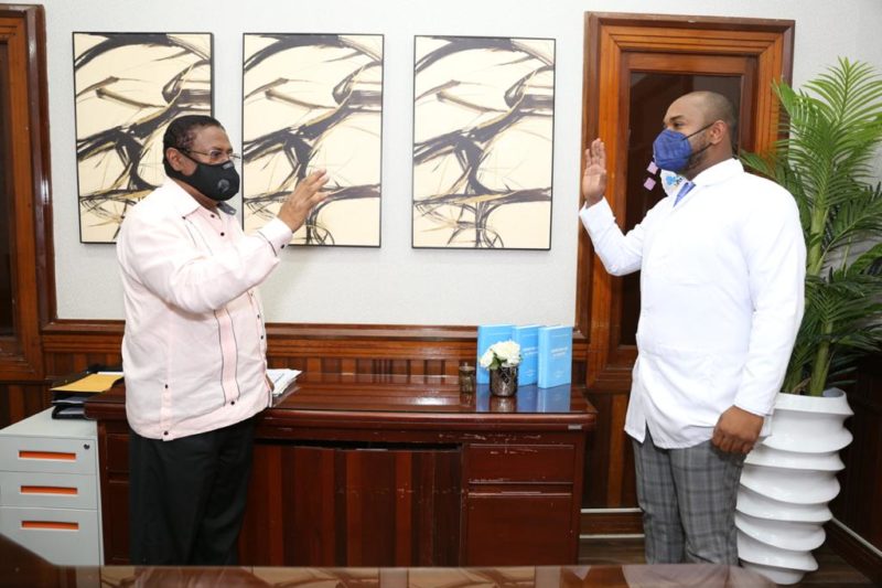 Doctor Féliz Féliz juramentó director Hospital Jacinto Ignacio Mañón