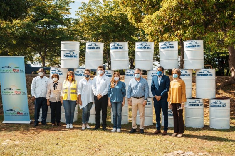 ADN recibe donación de 200 tanques de la Fundación Rica.