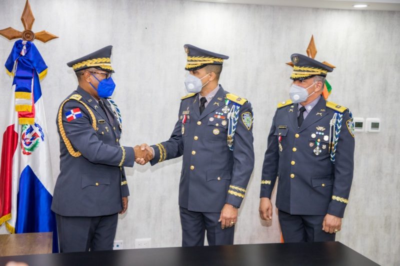Director de la Policía Nacional juramenta nuevo director de la DIGESETT