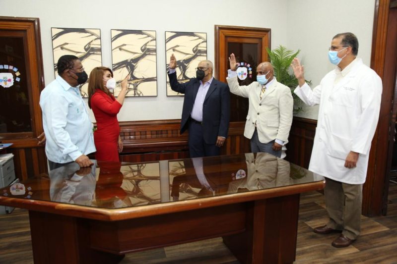 Juramentan directores y subdirectoras hospitales Distrito Nacional y Monte Plata