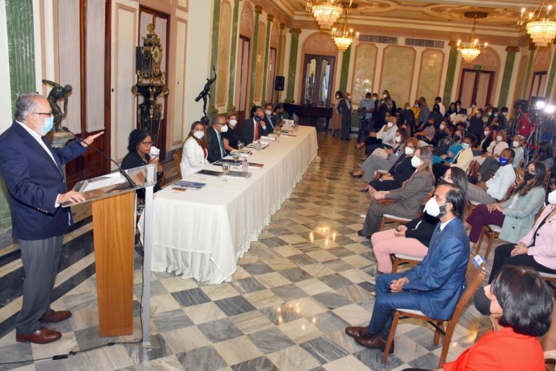 Tres reflexiones del ministro Ceara por la gravedad de los embarazos adolescentes: fracaso del crecimiento económico, falta de integración de datos estadísticos y la urgente inclusión de la equidad de género   