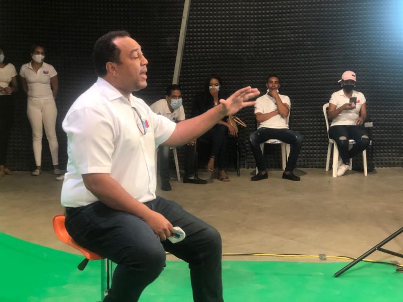 Cientos participan en casting de Radio Televisión Educativa  para buscar talento