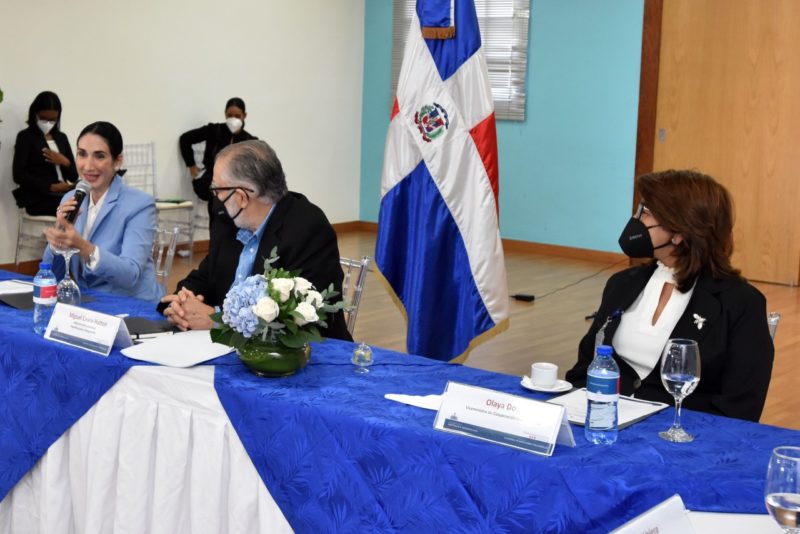 Primera Dama visita Ministerio de Economía interesada en los procesos de fortalecimiento de las Asociaciones sin Fines de Lucro