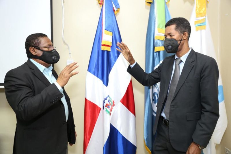 SRSM posesiona al doctor Clemente Terrero en la Dirección del Hospital Robert Reid
