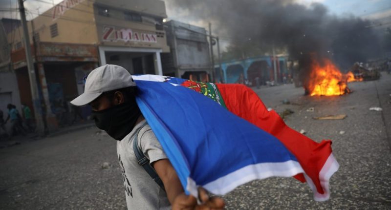 Protestan en Haití por muerte de estudiante por supuesto tiro de un policía